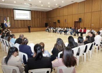 Taller trata sobre derechos humanos vinculados al rol institucional