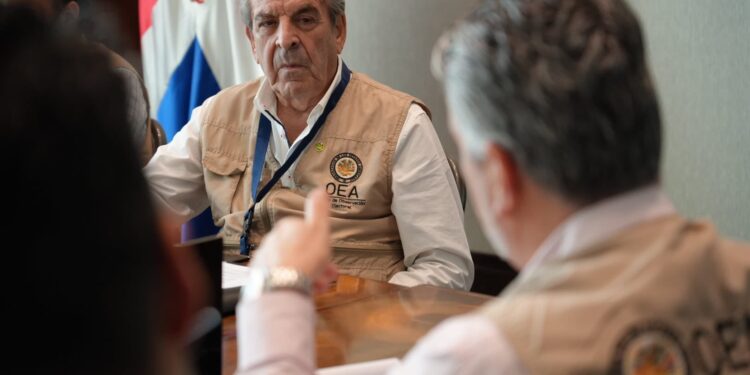 Eduardo Frei ve «ambiente tranquilo» en ruta a elecciones