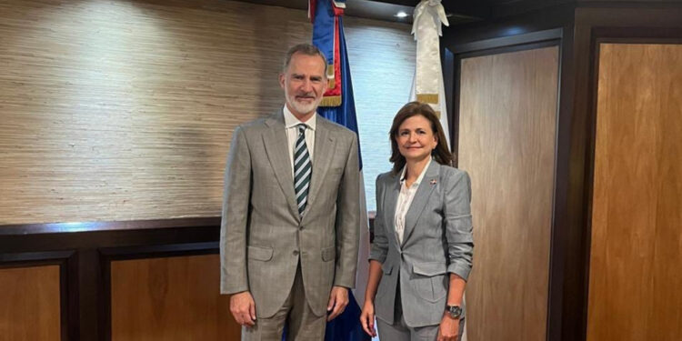 Felipe VI viene a juramentación de Abinader