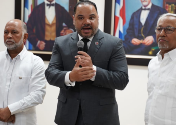 Una «lucecita ilumina» al Minerd y a la ADP