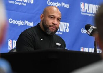 Lakers despiden al coach Darvin Ham tras dos temporadas