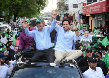 Padre e hijo juntos por primera vez en caravana