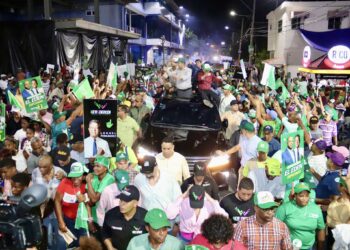 Azuanos y ocoeños respaldan a Leonel