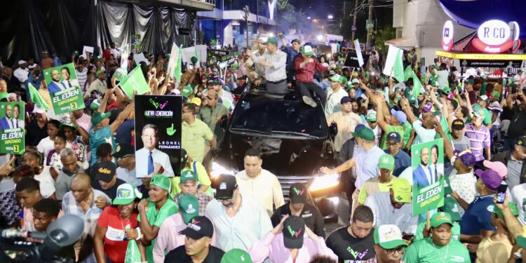 Azuanos y ocoeños respaldan a Leonel