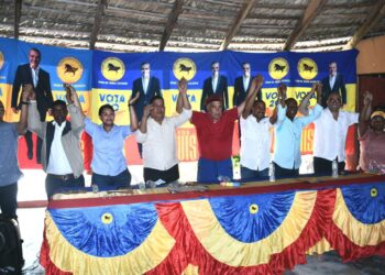 UDC proclama a Moisés Ayala