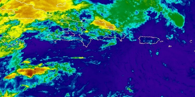 Onda tropical #2 se desplaza rápidamente por aguas del Caribe