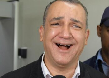 Román Jáquez responde con un «jajaja» a pregunta de si está presionado por elecciones del domingo