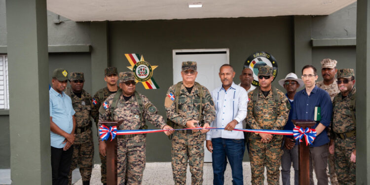 Comandante general ERD reinaugura destacamento de Tierra Nueva