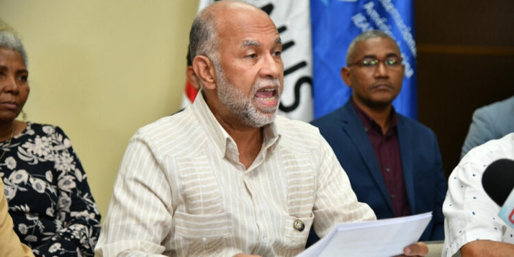 Por «irregularidades» Adp solicita al Minerd posponer concurso