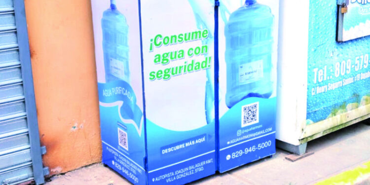 Embotelladoras taparán camiones que acarrean botellones agua