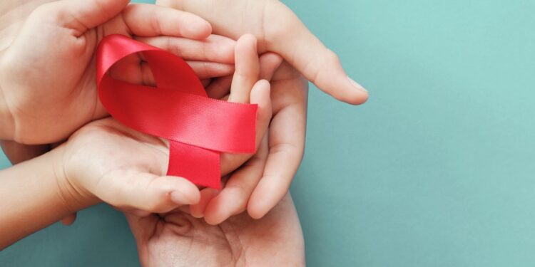 En RD hay casi 3,000 niñas y niños con vih