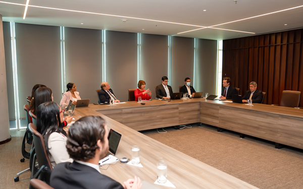 ABA expone a misión FMI resultados del sector e iniciativas institucionales