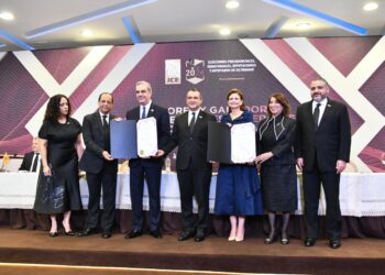 Ganadores reciben certificados de elección