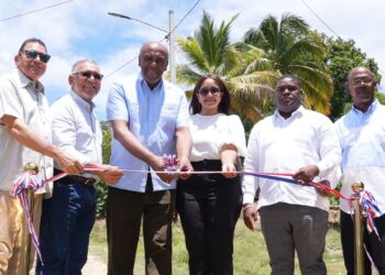 Proyectos de electrificación rural beneficia familias en Elías Piña