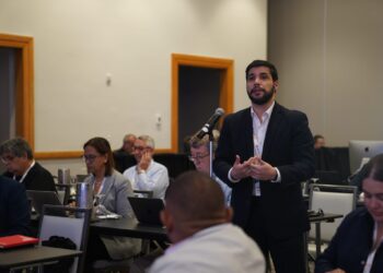 Arturo López: «Innovar en los modelos o desaparecer”