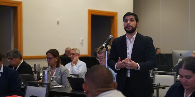 Arturo López: «Innovar en los modelos o desaparecer”