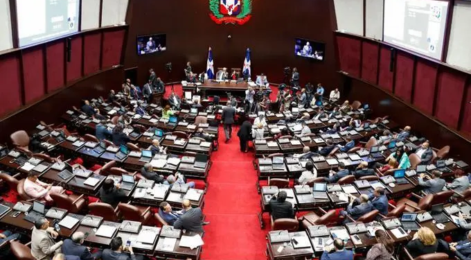 Diputados imitan senadores: votan Código sin leer