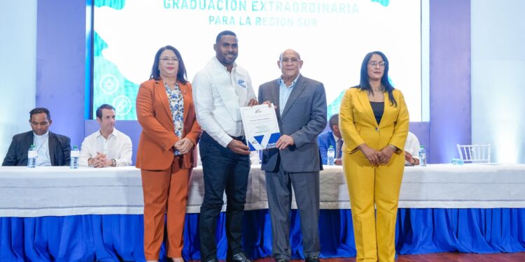 Infotep gradúa casi 500 nuevos técnicos en el Sur