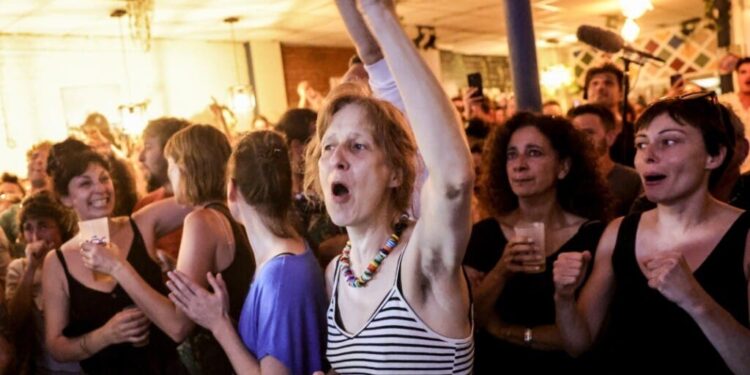 Izquierda frena extrema derecha francesa