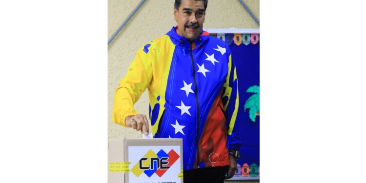 Maduro votó