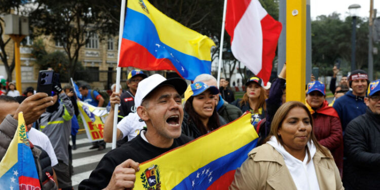 Bolivia, Cuba, Nicaragua y Honduras felicitan a Maduro