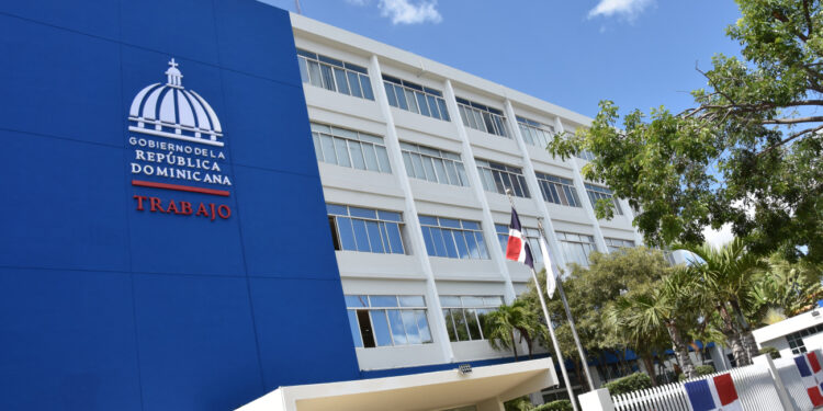 Gobierno propondrá llevar vacaciones a 15 días a partir de los 3 años