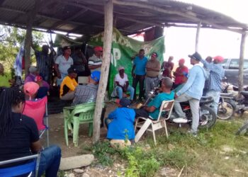 Campesinos «Campamento Libertad» exigen cumplir acuerdos