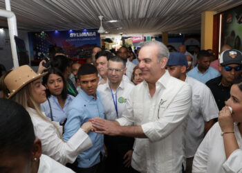 Abinader vuelve a lo cotidiano