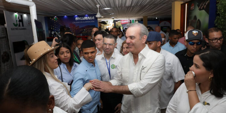 Abinader vuelve a lo cotidiano