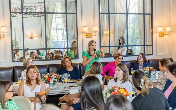 BHD ofrece charla a mujeres médicas sobre marca personal