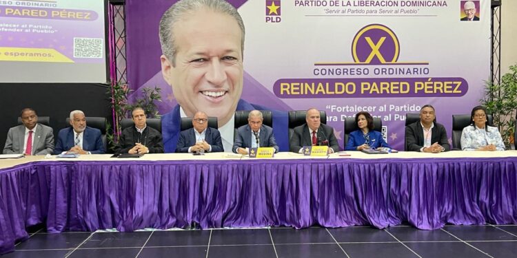 Es «riesgosa» reforma de Abinader para PLD