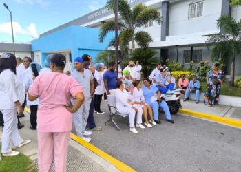 Enfermeras paralizan sus labores en Hospital Jaime Mota