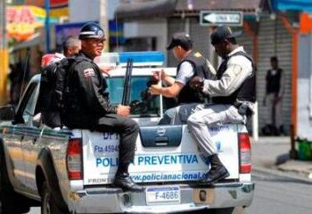 Policía arresta 28 en operativo en el Distrito Nacional
