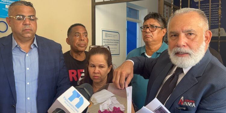 Familia y abogado de comerciante acusan Fiscalía y Policía de matarlo