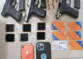 Policía Nacional apresa dos personas en posesión de armas de fuego en Barahona