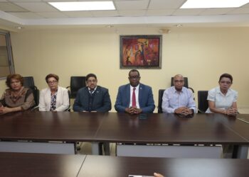 Autoridades UASD sugieren estudio previo a fusión Mescyt – Minerd