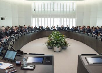 FMI: «urgente reforma fiscal»