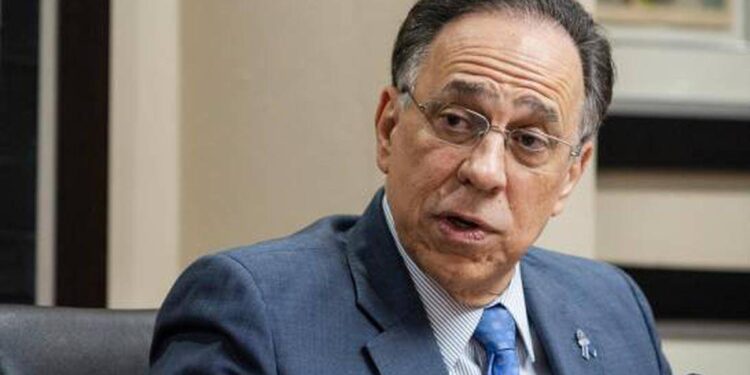 Celso opuesto a regalar energía a dueños de medios a quienes acusa de campaña negativa en su contra