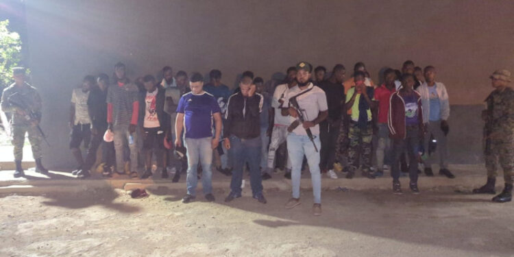 Conductor de camión «detenido» por transportar extranjeros