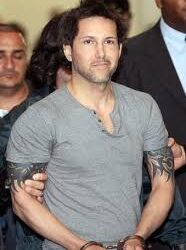 Figueroa Agosto regresa a la vida pública con la publicación de un libro autobiográfico