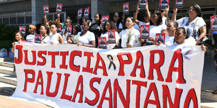 Mujeres exigen justicia por Paula