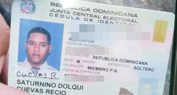 Policía choca con una mata en Los Ríos