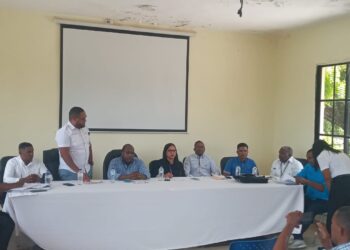 Regidores de Neyba destituyen contralor «para darse a respetar»