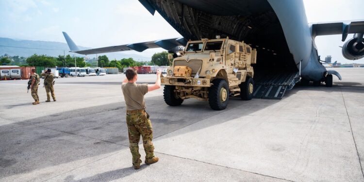 EEUU ha entregado Haití 34 vehículos