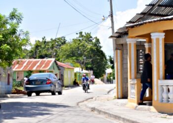 Médica atropella hijo con su vehículo en Canoa y muere