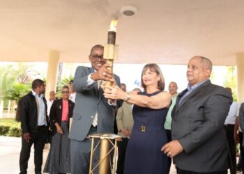 Antorcha de los “Tony Barreiro» llegan a sede UASD