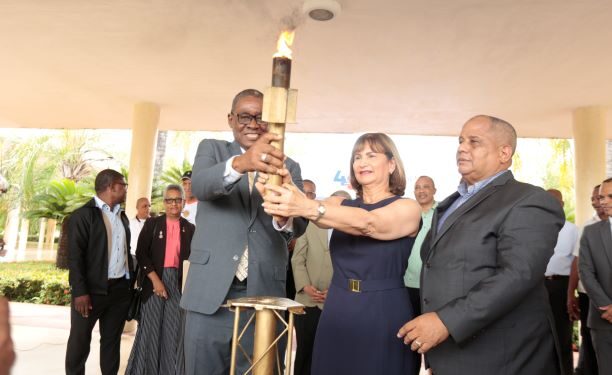 Antorcha de los “Tony Barreiro» llegan a sede UASD