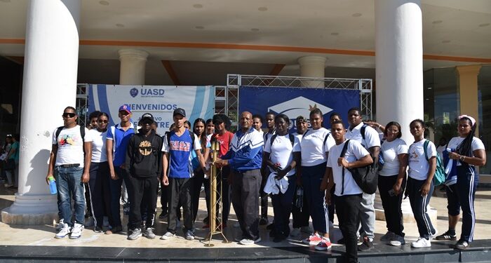 Antorcha de los «Tony Barreiro» es recibida en UASD Recinto Barahona