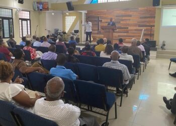 Capacitan pastores de Santo Domingo Este