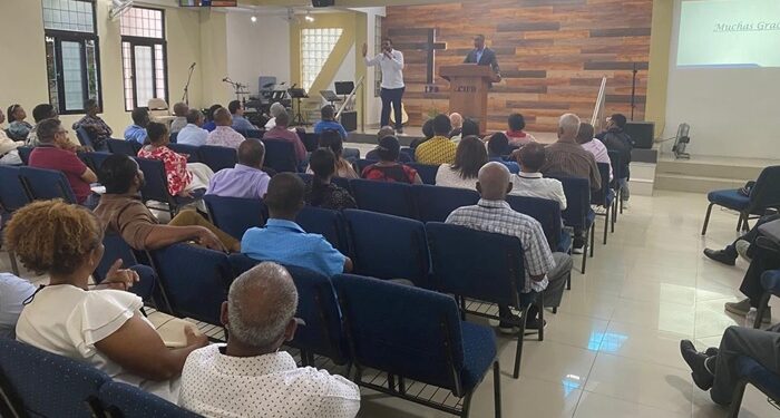 Capacitan pastores de Santo Domingo Este